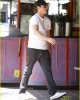 joaquin-phoenix-grocery-store-tostitos-05.jpg