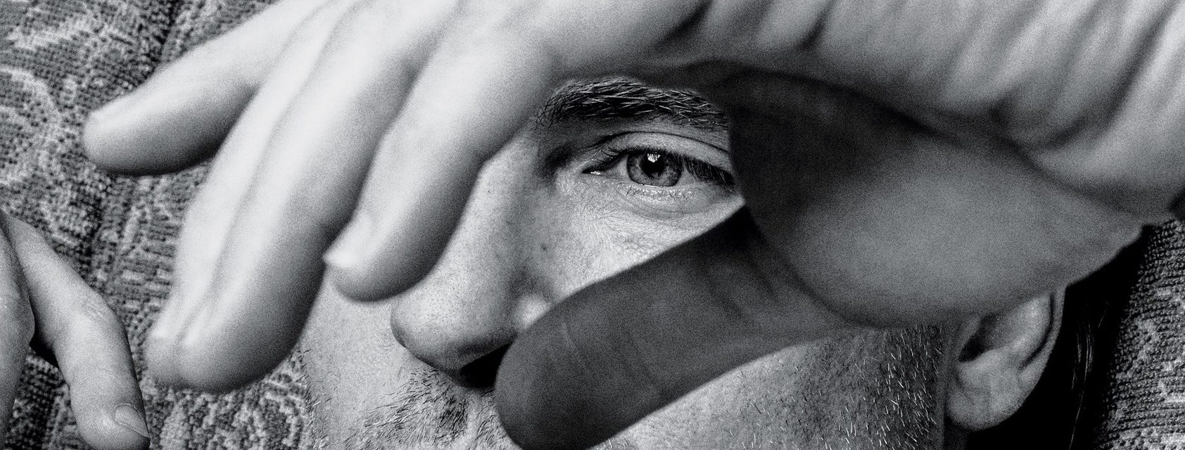 O estranho brilho de Joaquin Phoenix (Tradução: T Magazine – Set 2017)