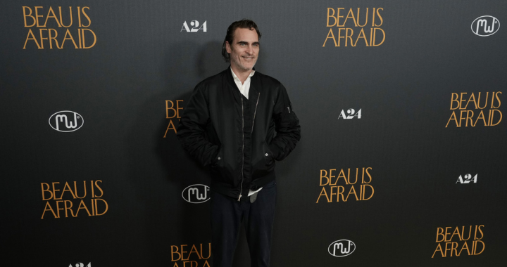 Podcast A24: Joaquin Phoenix prefere não “interagir” com amigos quando eles assistem seus filmes