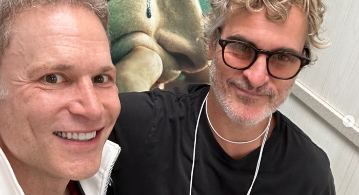 Dentista posta presente que recebeu de Joaquin Phoenix