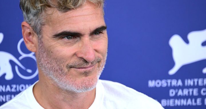 Joaquin Phoenix diz que a perda de peso de ‘Joker’ foi um ‘pouco mais difícil’ para a sequência