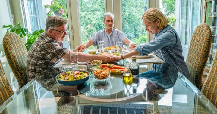 Nathan Lane lembra de ajudar Joaquin Phoenix depois que ele ficou muito intenso em ‘Beau Tem Medo’